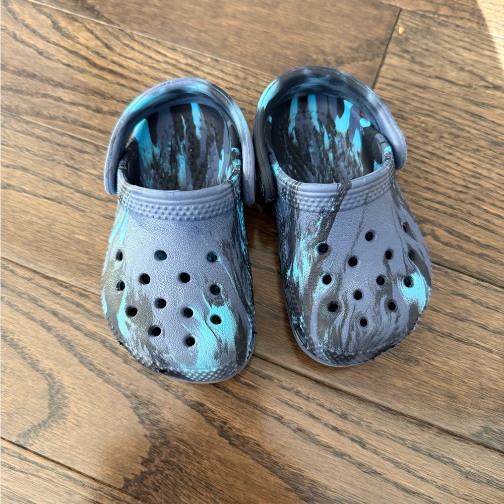 Crocs Toddler Blue Marble size 6